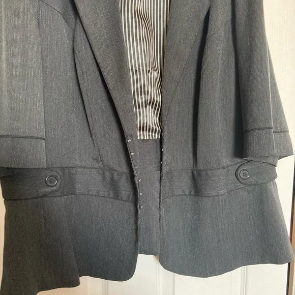 Torrid Blazer with striped lining - Picture 4 of 4